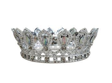 Корона пластмасова барокко срібна з білим камінням. Розмір 12,5см*5,5см 16772 фото