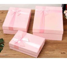 Коробка подарункова картон Ніжно рожева з бантом (набор 3 шт.) LS велика меньша