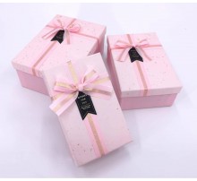 Коробка подарункова картон Рожева з золотими вкрапленнями (набор 3 шт.) M середня